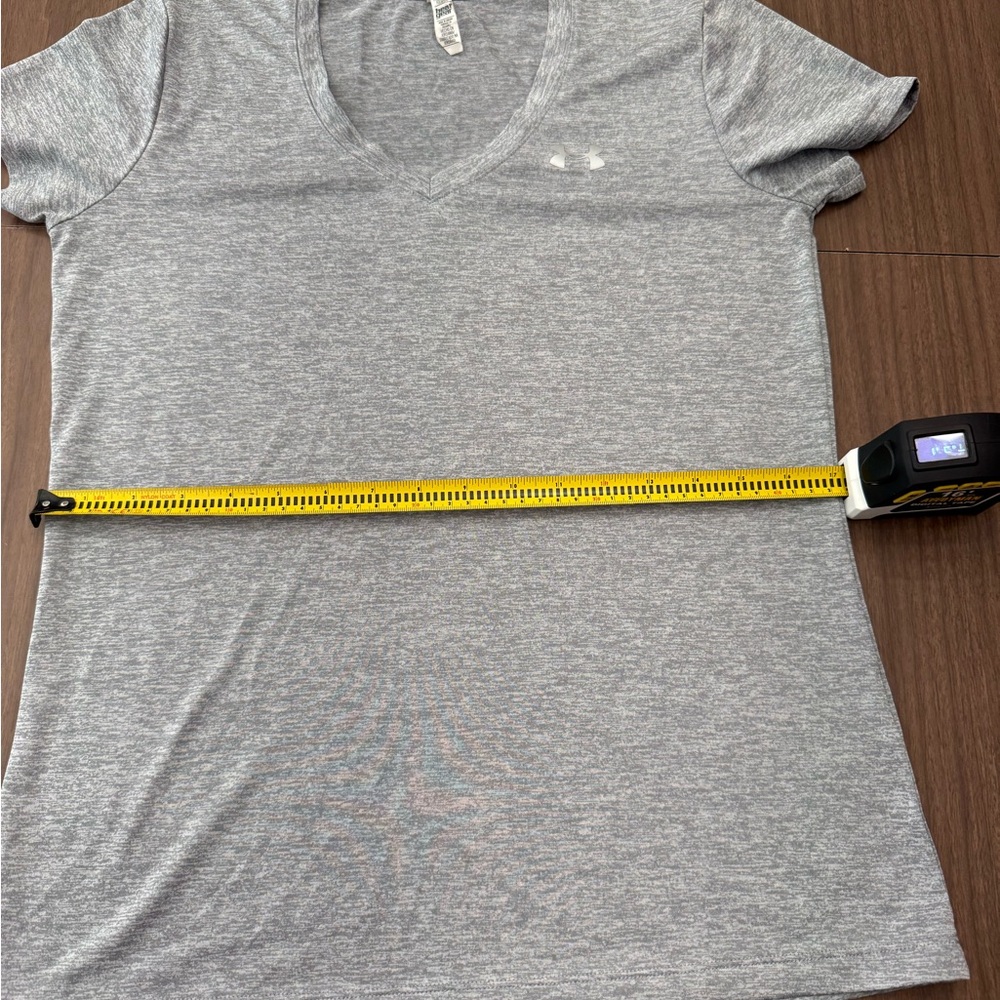 Under Armour T Shirt Women’s Small Gray HeatGear Semi Fitted V Neck Short Sleeve - Picture 7 of 8